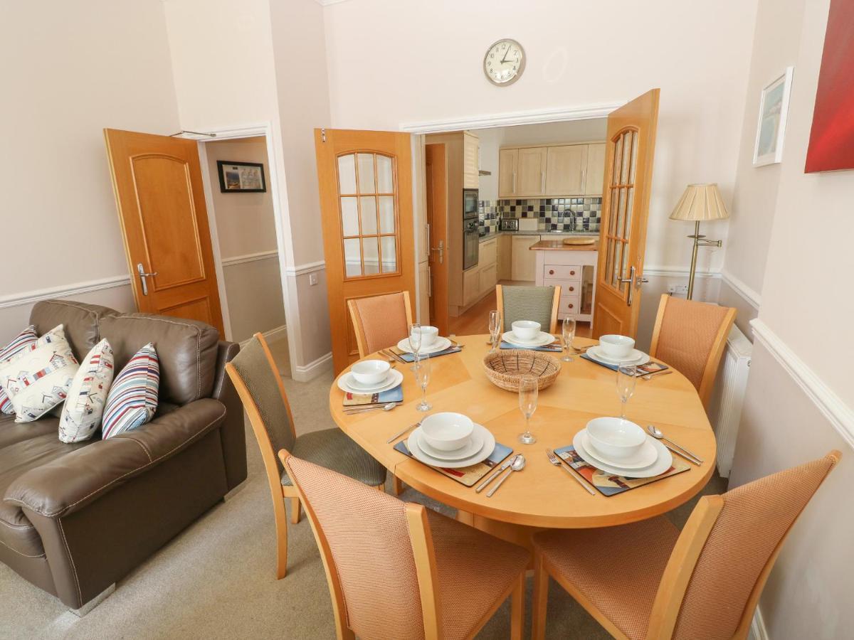 6 South Beach Court Tenby Kültér fotó